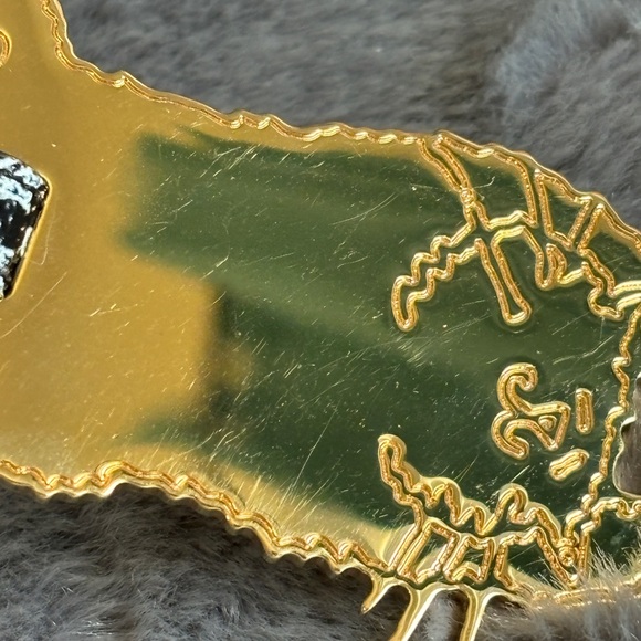 😻Limited Edition Louis Vuitton Catogram Flying Cat Bag Charm😻 - Picture 13 of 13